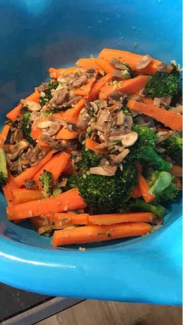 Pasta mit Rindfleisch in Estragon- und Senfsauce