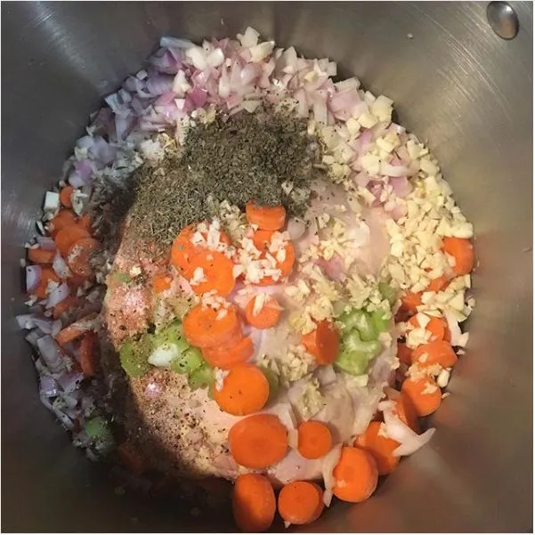 Unglaubliche hausgemachte Hühnersuppe