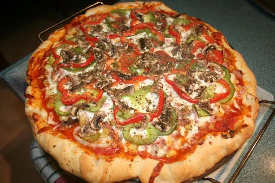 Pizza Maison mit Schinken & Ananas