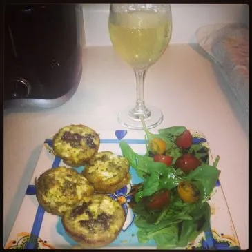 Quiche mit Pesto, Ziegenkäse und getrockneten Tomaten