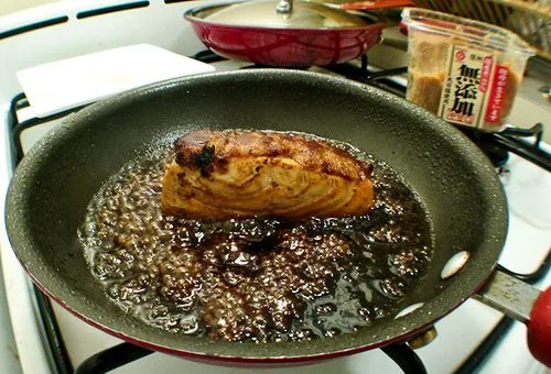 Miso-Krustierter Lachs