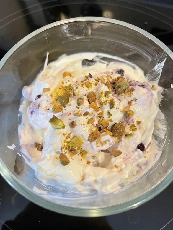 Frucht- und Cool Whip-Dessert von Tamera