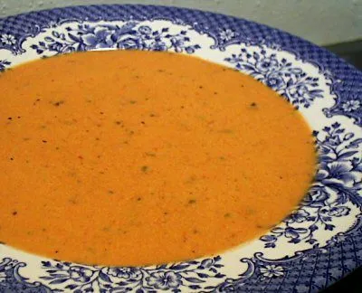 Geröstete Paprika- und Tomatensuppe
