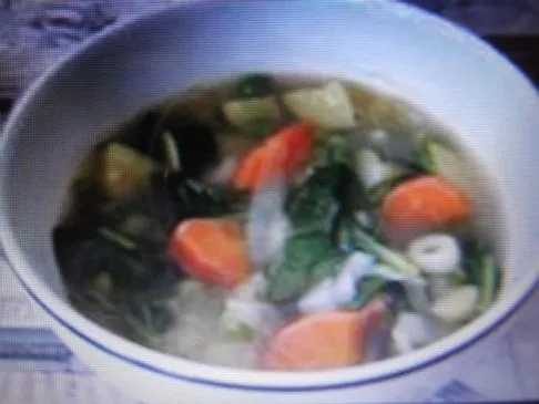 Frühlingsgemüsesuppe