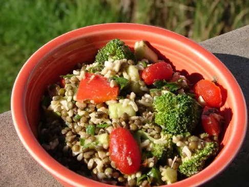 Veganer Linsen-Gemüsesalat