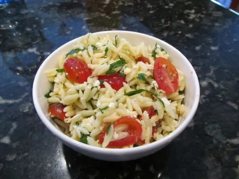 Zitronen-Orzo-Pastasalat