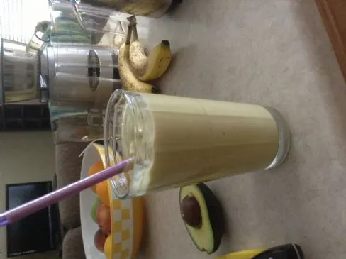 Banane, Avocado und Süßkartoffel-Smoothie