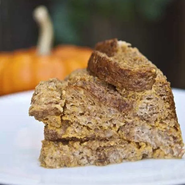 Kürbisgewürz-Brotpudding aus dem Slow Cooker