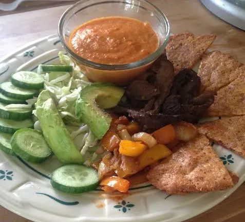 Ranchero-ähnliche Sauce (LCHF; 2 Netto-Kohlenhydrate pro Vierteltasse)