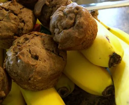 Nussige Bananen-Schokoladen-Muffins