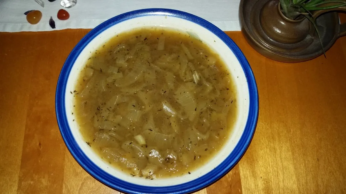 Vegane Zwiebelsuppe