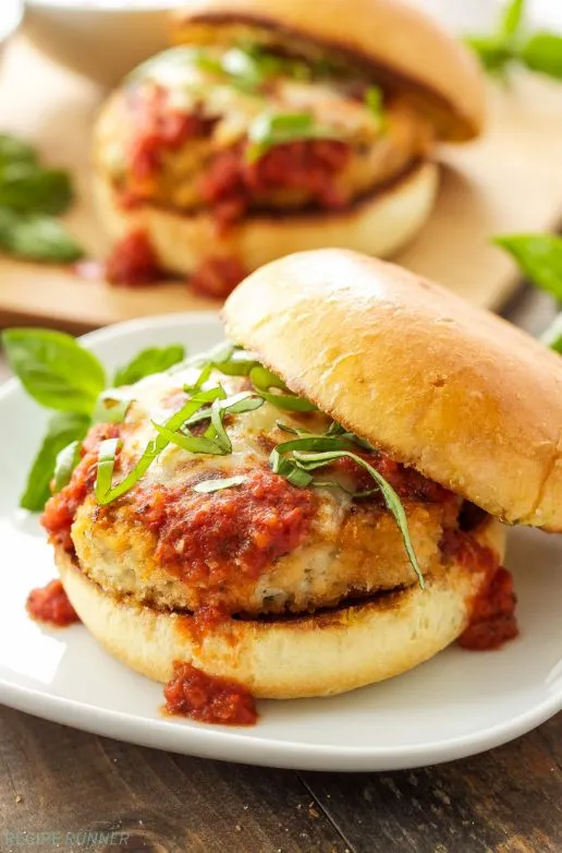 Parmesan-Hähnchen-Burger