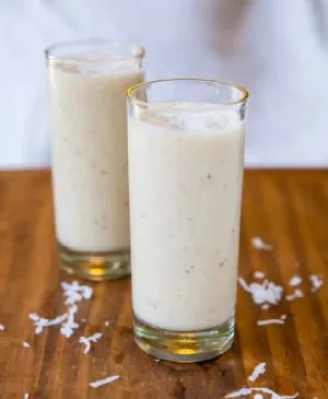 Kokosnuss-Creme-Proteinshake