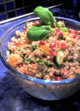 Couscous-Salat mit Mango und Granatapfel