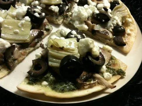 Mini-Veggie-Pesto-Pizza