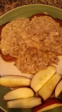 Frühstücks-Biskuit mit "Wurst"-Soße