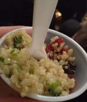 Quinoasalat mit Zitronen-Minze-Dressing