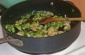 Gesunde Küche mit Howard: Knoblauch-Ingwer-Schnittlauch-Wok-Sauce