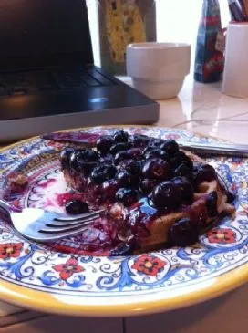 Waffeln mit Mandelbutter und Blaubeerkompott
