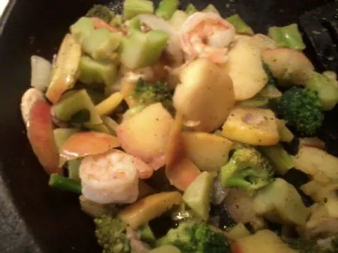 Apfel-Brokkoli-Pfanne (Beilage oder Hauptgericht)