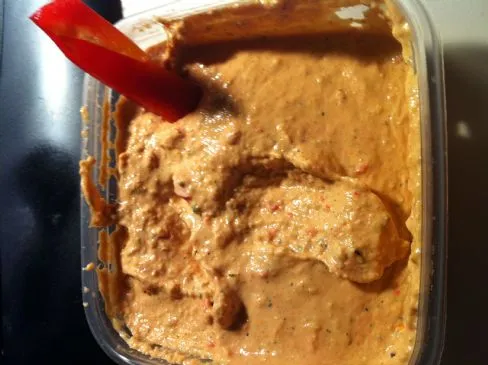 Cremige Käse-Dip-Sauce (roh)