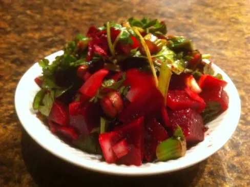 Rote-Bete-Spinat-Salat mit Mohn-Vinaigrette