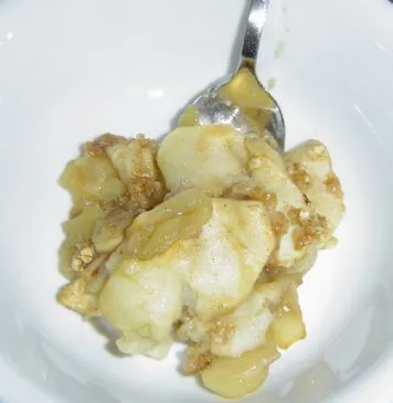 Klebriger und süßer gebackener Apfel-Snack