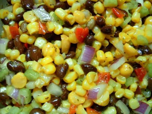 Succotash-Salat (Schwarze Bohnen- und Mais-Salat)