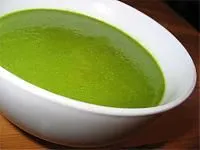 Rohe Spinatsuppe