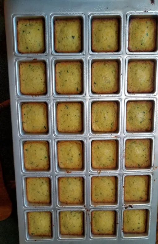 Kokosnuss-Mandel-Zucchini-Laibe