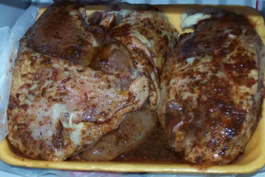 Hähnchen mit Basilikum, Knoblauch und Tomaten