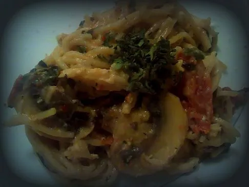 Cremige Hähnchenpasta mit Gemüse