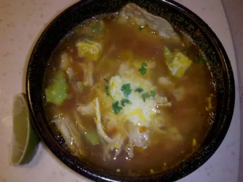 Hühnchen-Tortilla-Suppe
