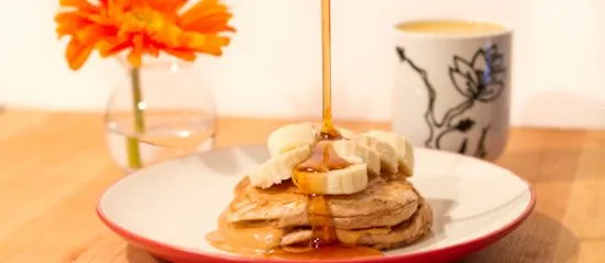 Gesunde, sättigende Pfannkuchen