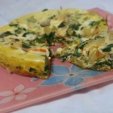 Karamellisierte Zwiebel, Mozzarella und Mangold Frittata aus dem Reiskocher