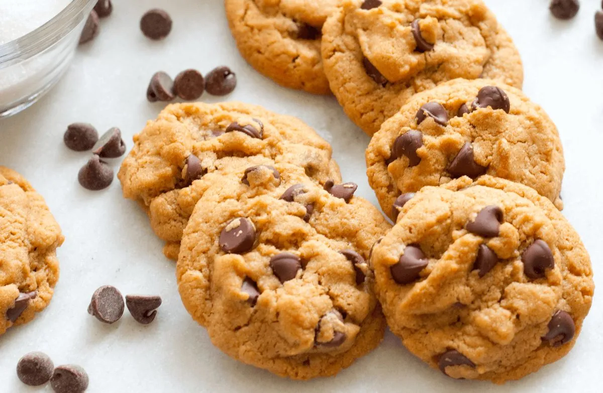 Dekadente Erdnussbutter-Schokoladenkekse mit Leinsamen