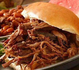 Slow Cooker Pulled BBQ Beef im Southern Style