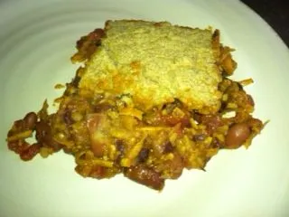 Veganes Chili-Maisbrot-Pie