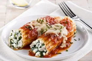 Manicotti mit Käse und Spinat