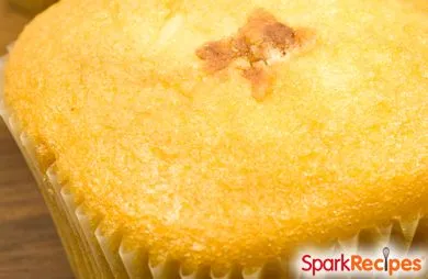 Erdbeeren und Sahne Überraschungs-Cupcakes