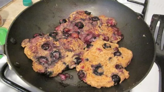 Blaubeerkuchen-Protein-Pfannkuchen