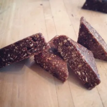 Erdnussbutter & Schokoladen-Fudge-Bites (Vegan/Glutenfrei)