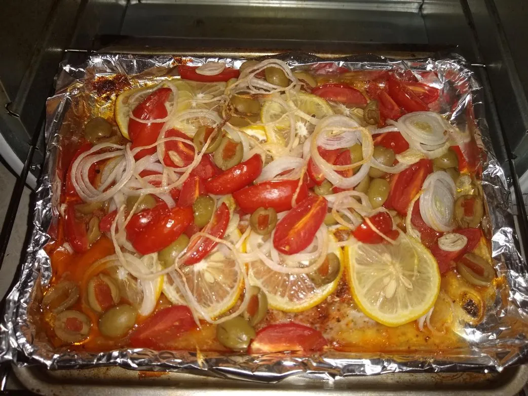 Emerils gebratene Rotbarschfilets mit Tomaten und Zwiebeln