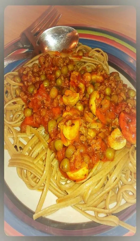 Vollkorn-Linguine mit Fleischsauce