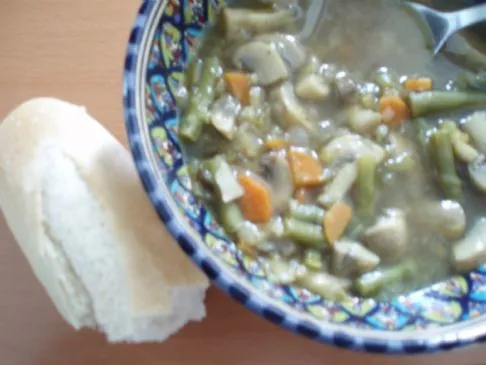 Vegetarische Rotwein-Champignon-Suppe