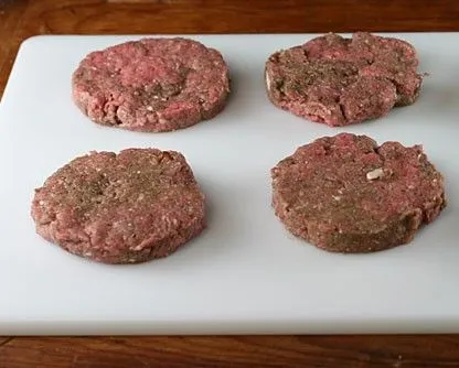 Puten-, Wurst- und Pilzburger