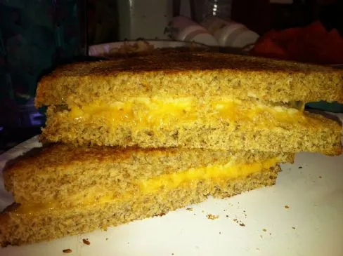 Gourmet Drei-Käse auf Sauerteig