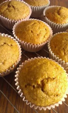 Kalorienarmer, fettfreier Bananen-Hafer-Muffin