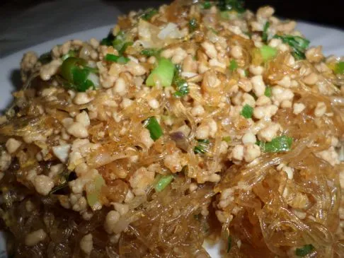 Glasnudeln mit Hackfleisch