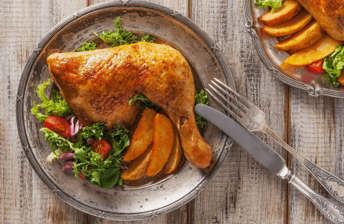 Im Ofen geröstete Hähnchenkeulen